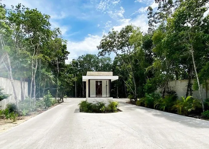 Casa Areca, Awarded Architectural Located In A Secured Gated Community, With Concierge Services Pousada